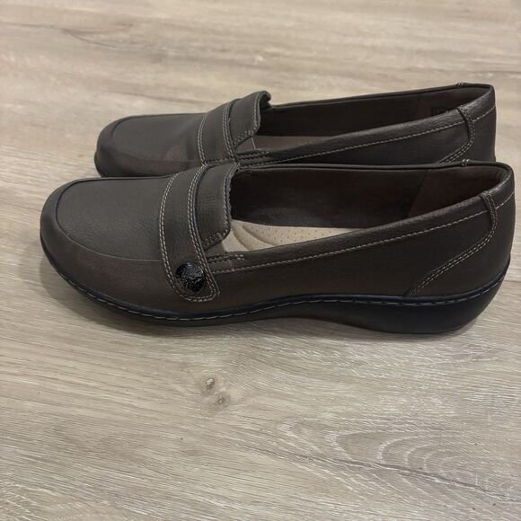 Clarks Womens Cora Daisy Loafer Size 9.5 M Brown Leather Slip On Flat Never Worn - Picture 11 of 13